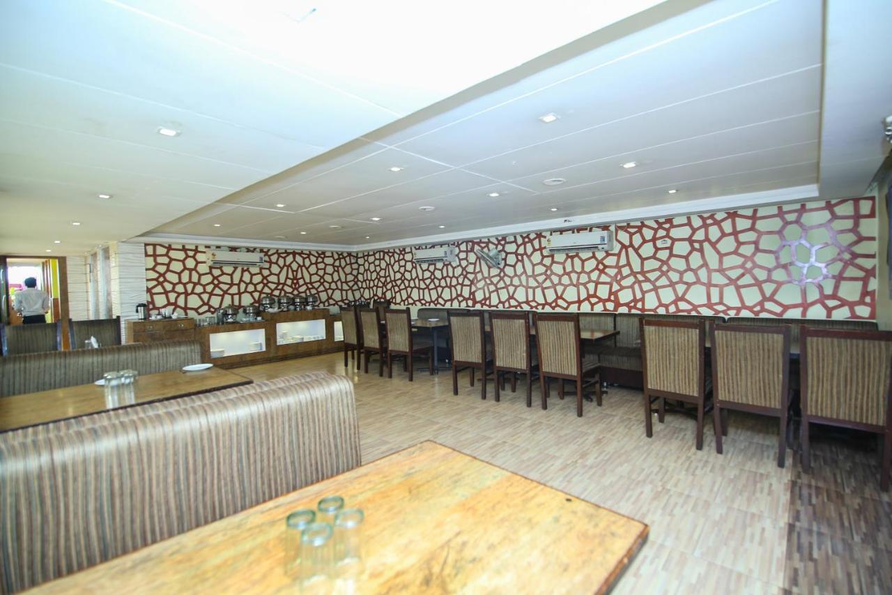 Oyo 2155 Hotel Wardhman Jabalpur Esterno foto