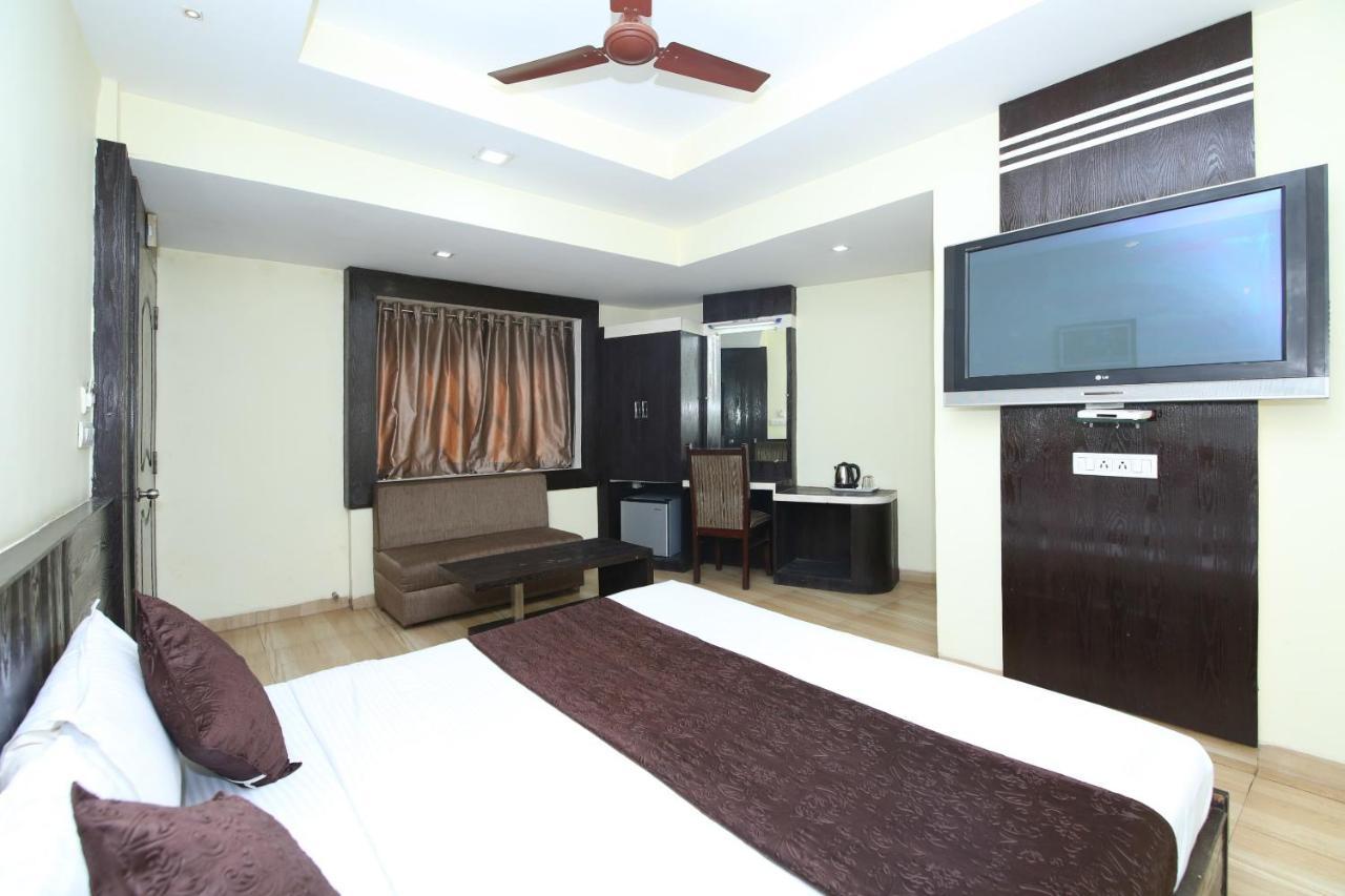 Oyo 2155 Hotel Wardhman Jabalpur Esterno foto