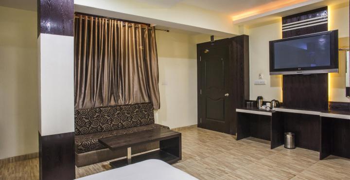 Oyo 2155 Hotel Wardhman Jabalpur Esterno foto