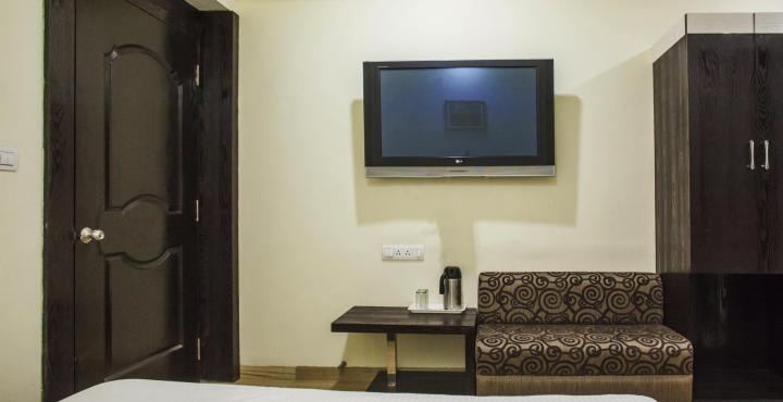 Oyo 2155 Hotel Wardhman Jabalpur Esterno foto