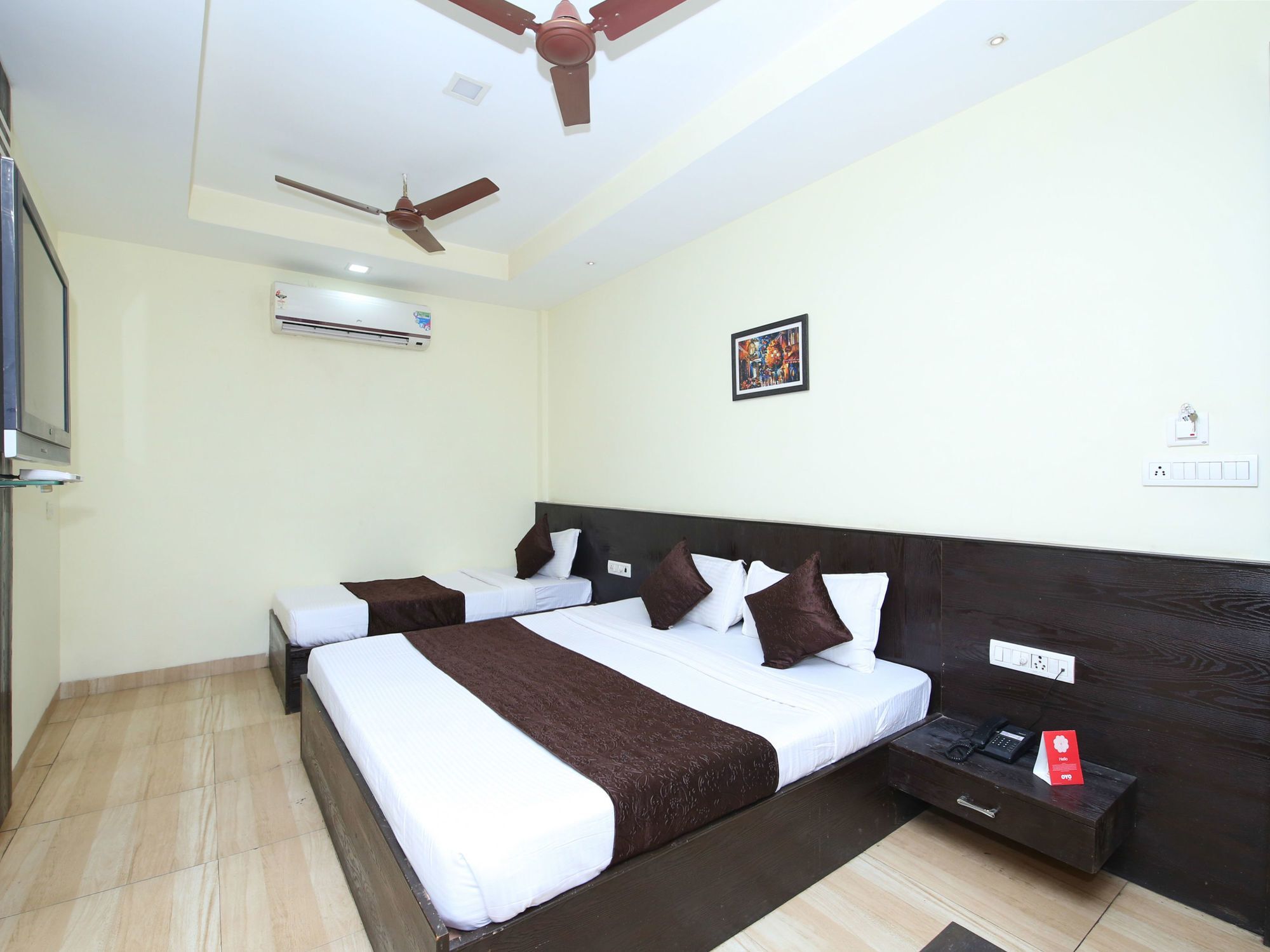 Oyo 2155 Hotel Wardhman Jabalpur Esterno foto